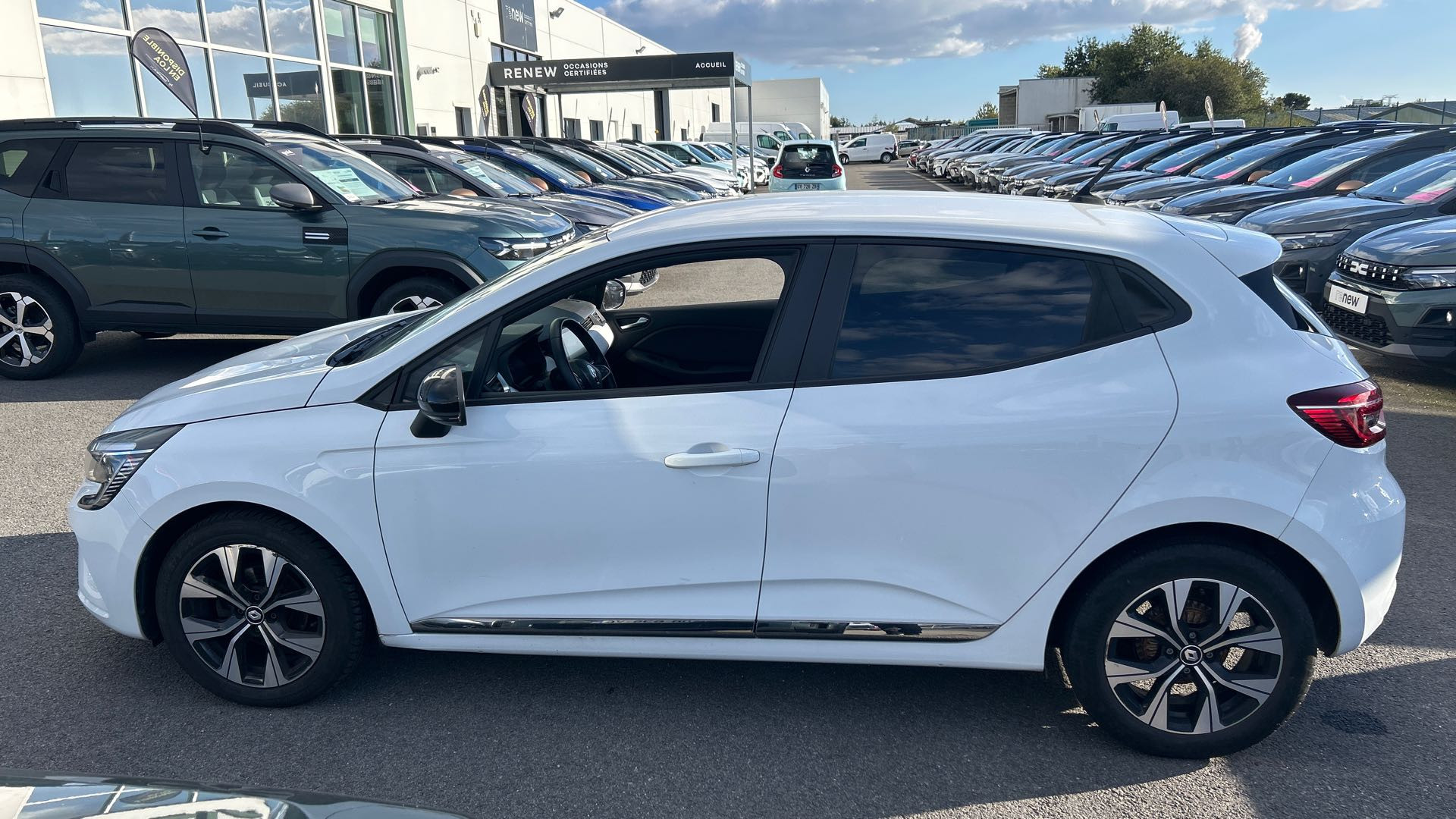 Vente en ligne Renault Clio 5 Clio SCe 65 au prix de 12 990 €