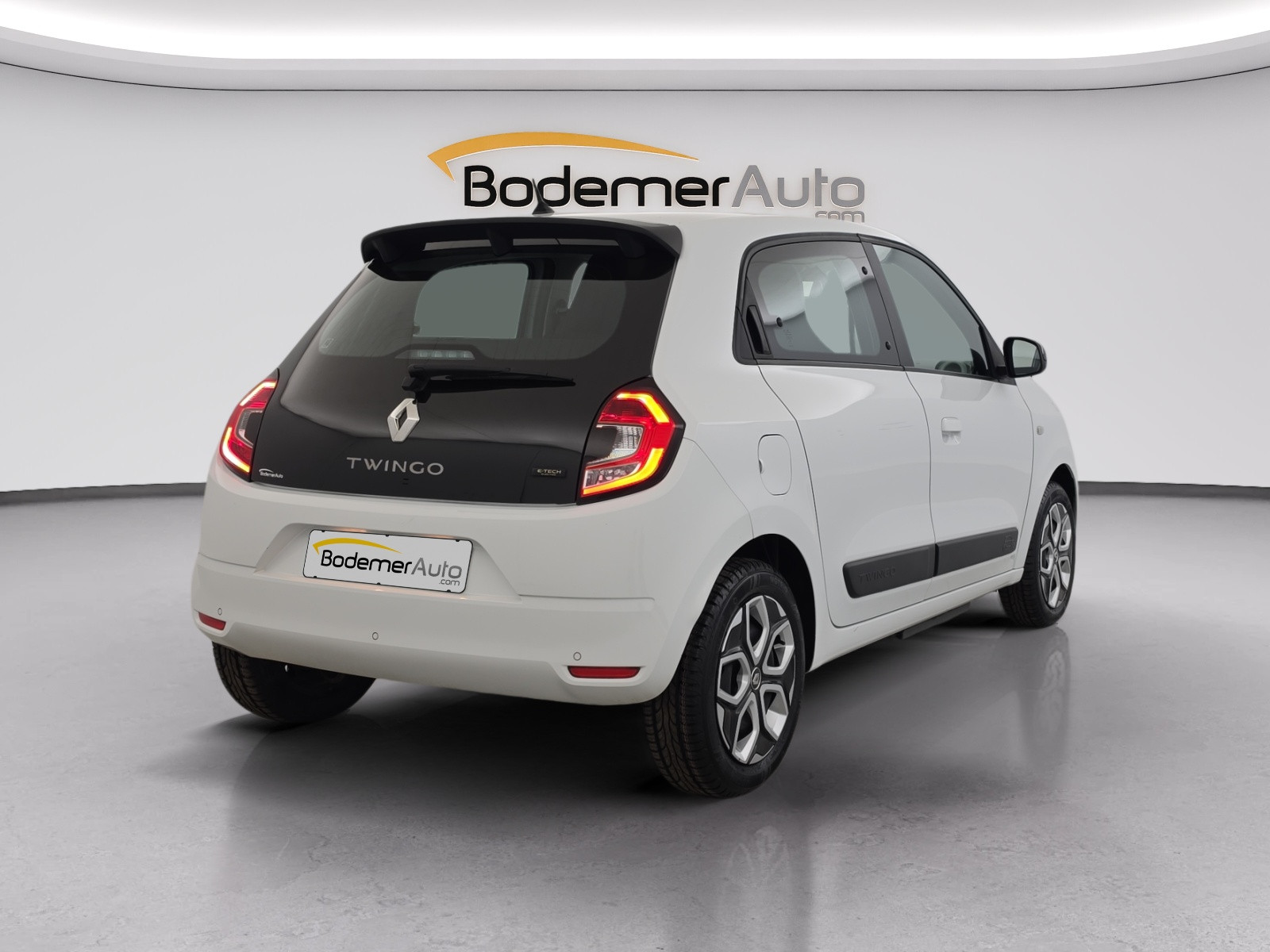 Vente en ligne Renault Twingo Electrique Twingo III E-Tech au prix de 12 990 €