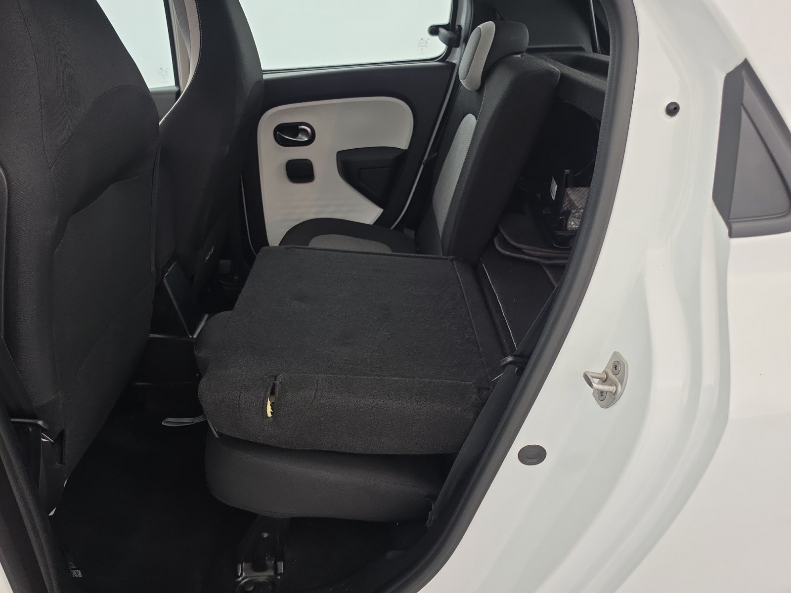 Vente en ligne Renault Twingo Electrique Twingo III E-Tech au prix de 12 990 €