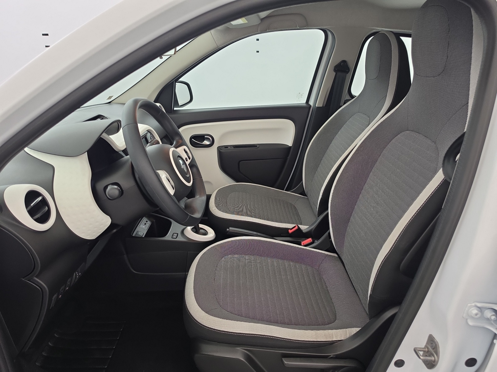 Vente en ligne Renault Twingo Electrique Twingo III E-Tech au prix de 12 990 €
