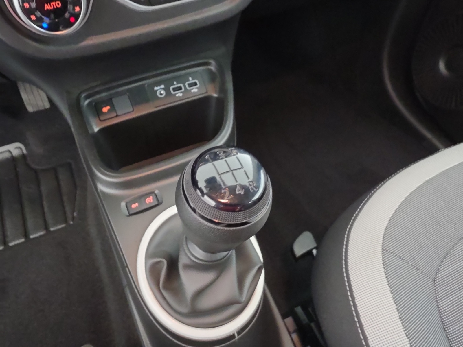 Vente en ligne Renault Twingo 3  SCe 65 au prix de 12 990 €