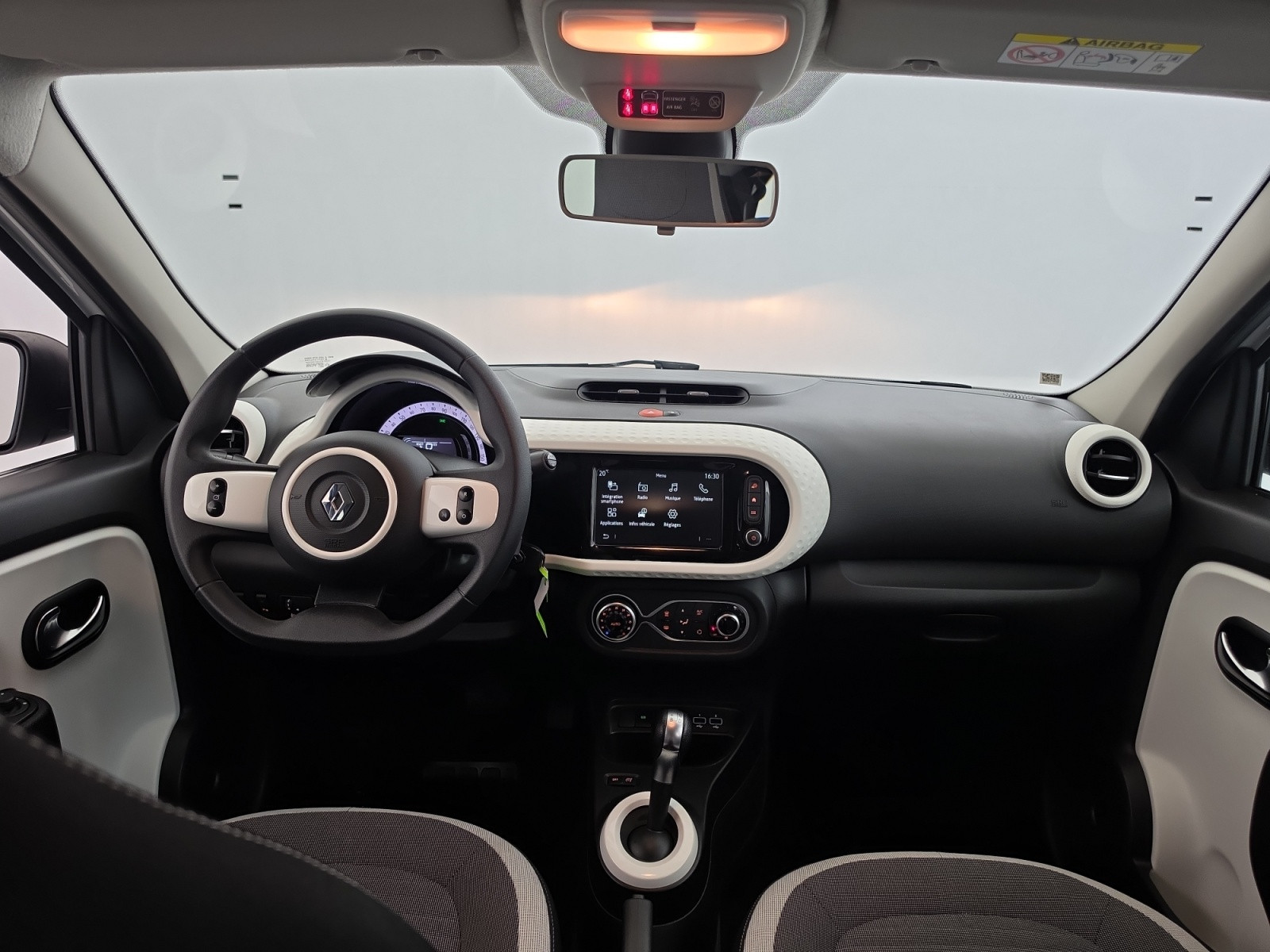 Vente en ligne Renault Twingo Electrique Twingo III E-Tech au prix de 12 990 €