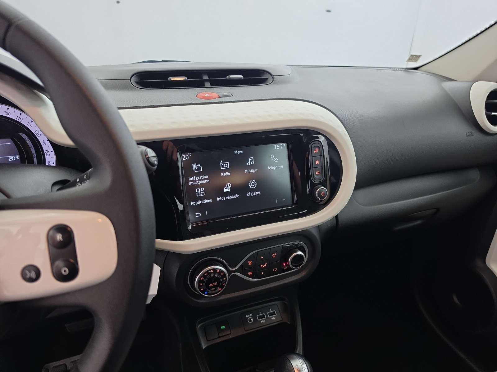 Vente en ligne Renault Twingo Electrique Twingo III E-Tech au prix de 12 990 €