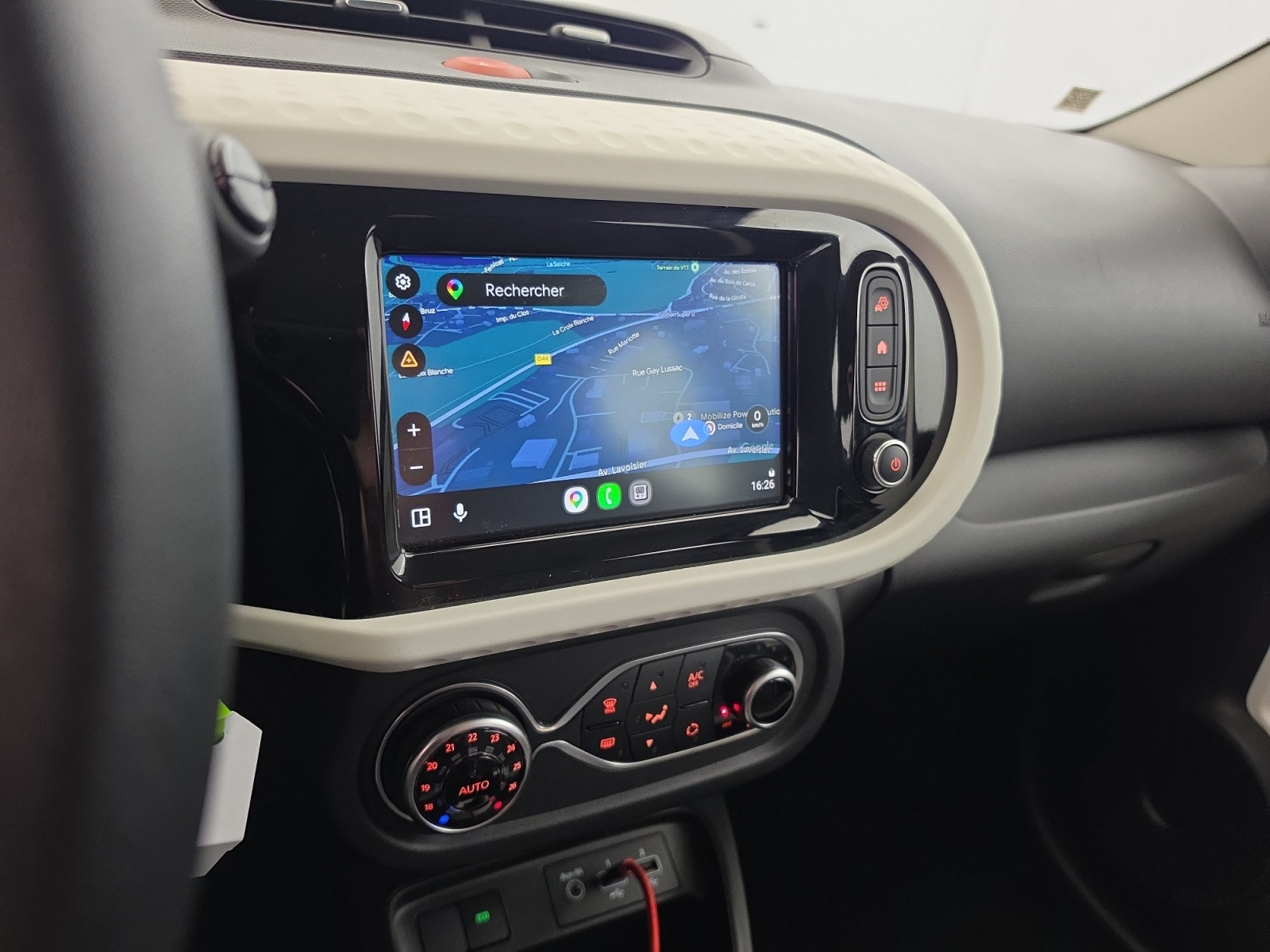 Vente en ligne Renault Twingo Electrique Twingo III E-Tech au prix de 12 990 €