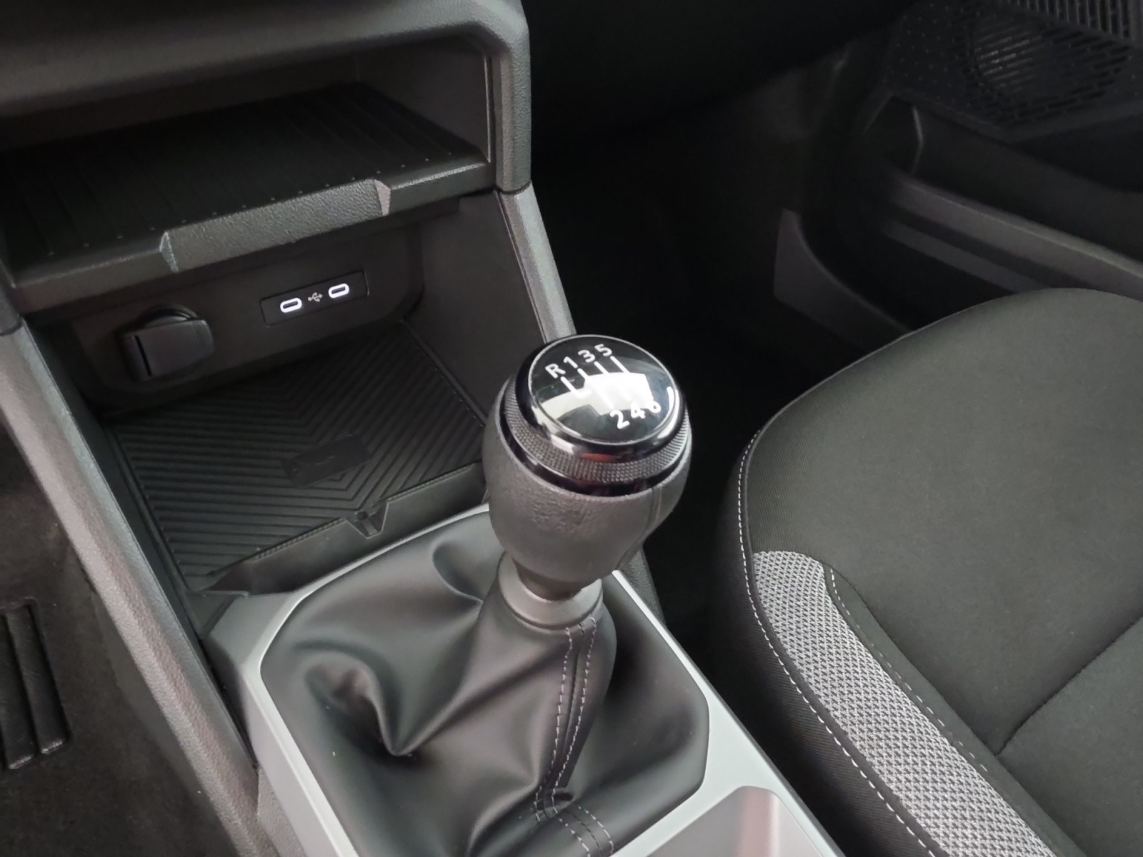 Vente en ligne Dacia Duster  Mild Hybrid 140 au prix de 25 490 €