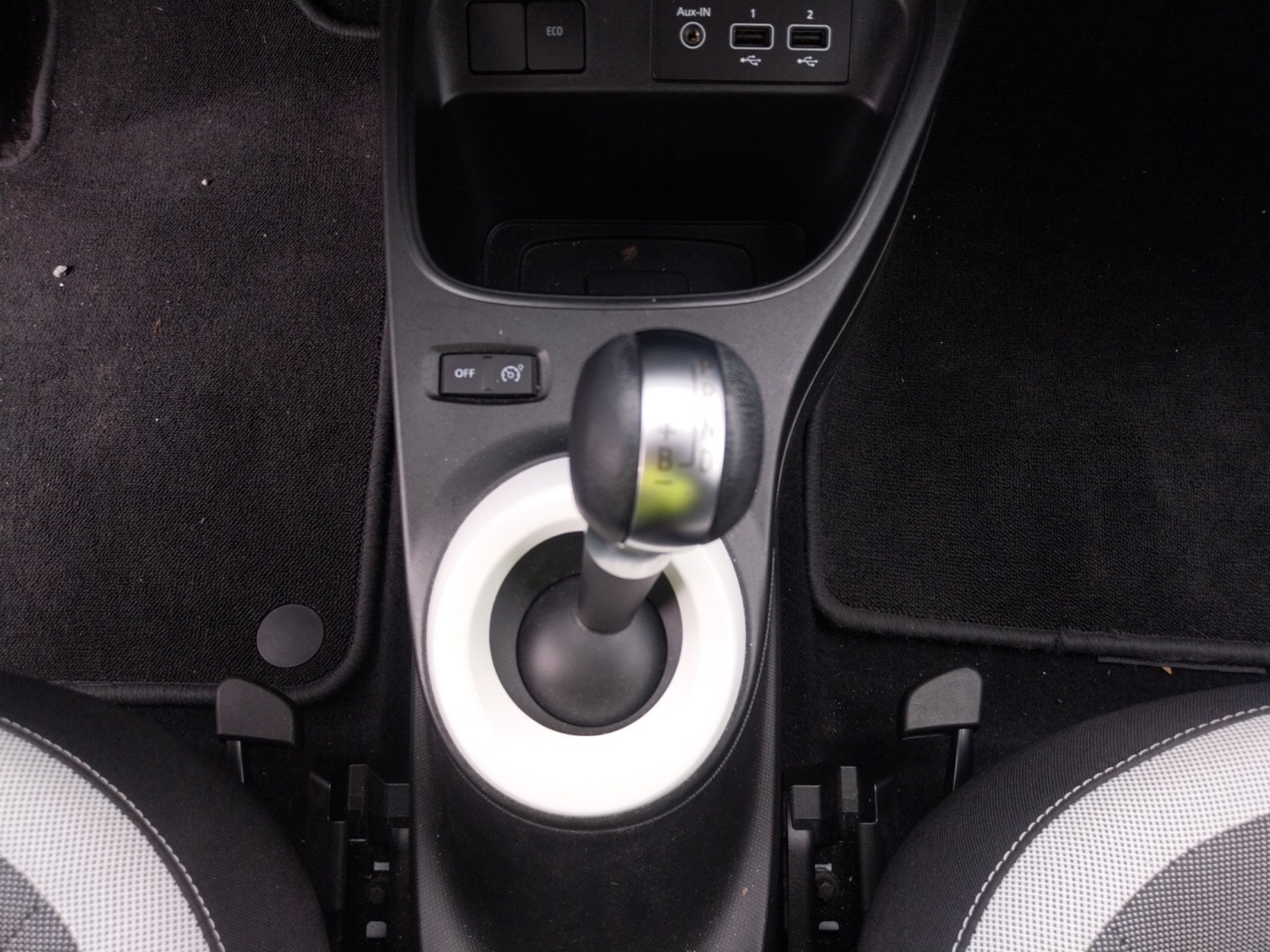 Vente en ligne Renault Twingo Electrique Twingo III E-Tech au prix de 13 890 €