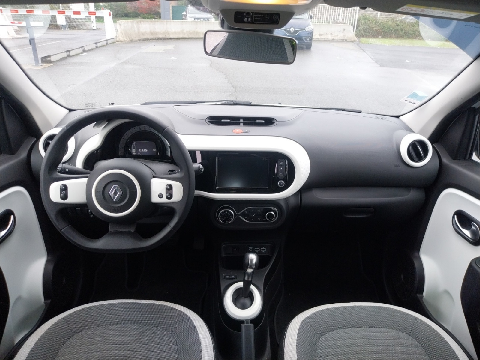 Vente en ligne Renault Twingo Electrique Twingo III E-Tech au prix de 13 890 €