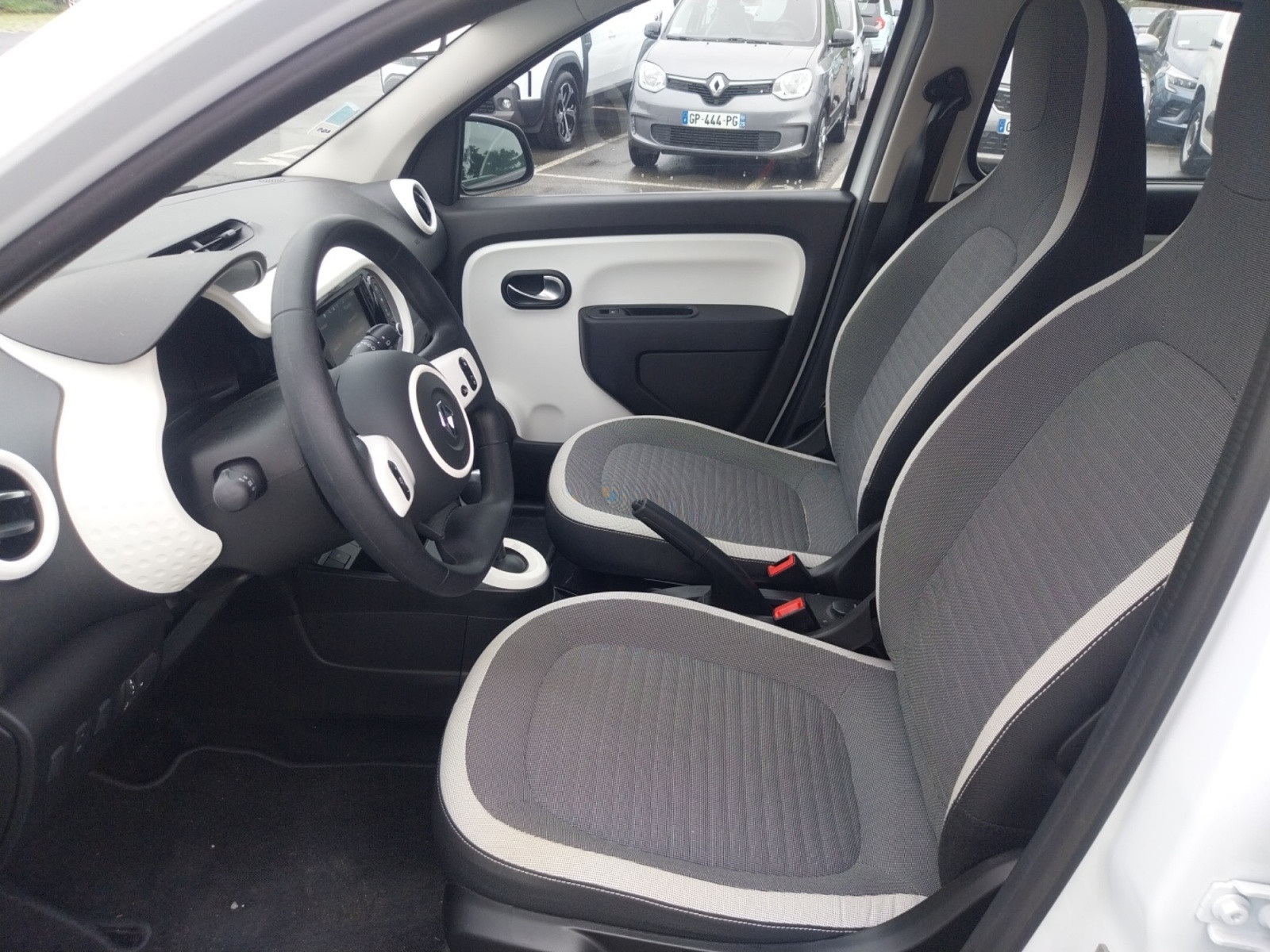 Vente en ligne Renault Twingo Electrique Twingo III E-Tech au prix de 13 890 €