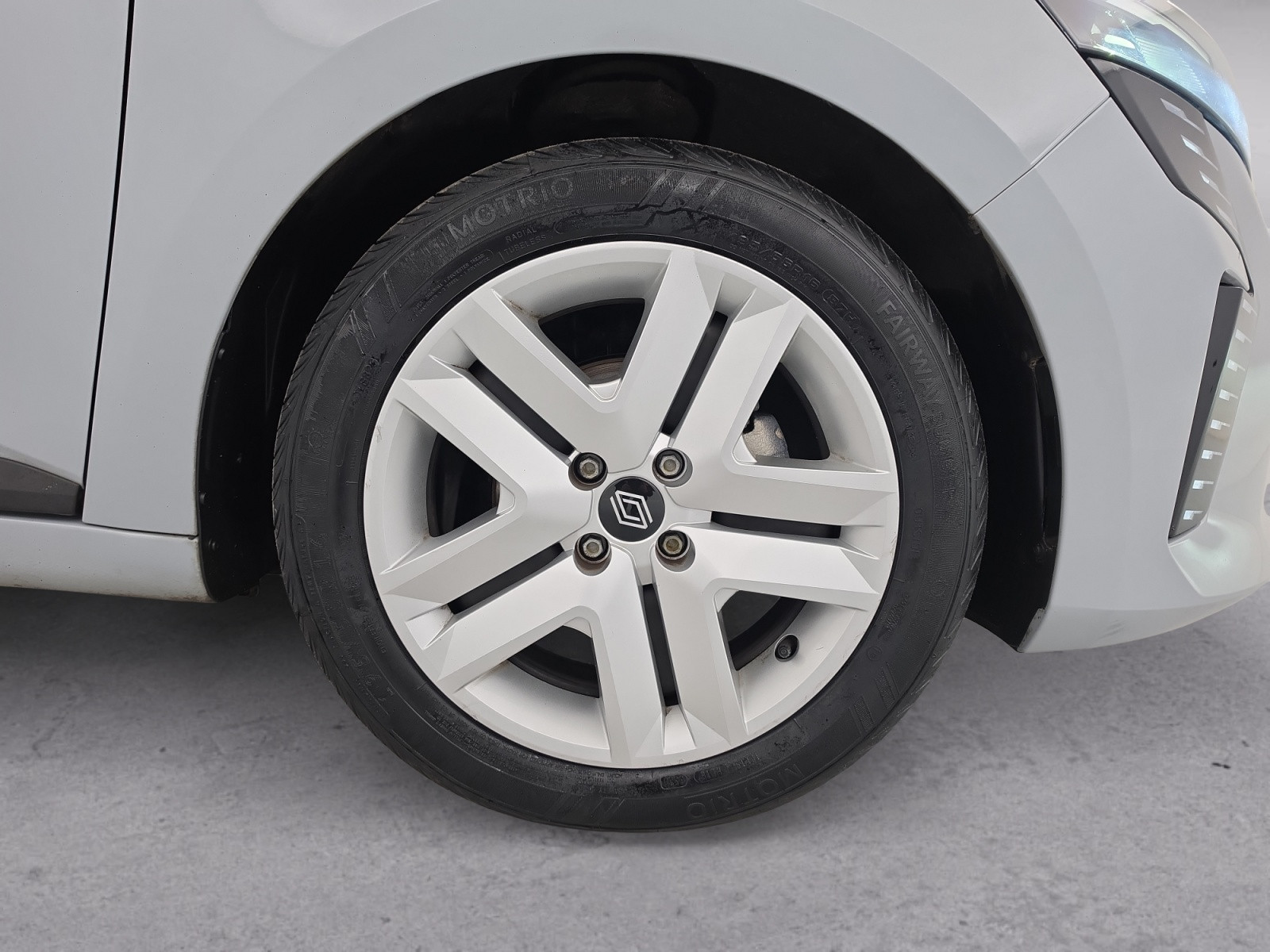Vente en ligne Renault Clio 5 Clio TCe 90 au prix de 14 490 €