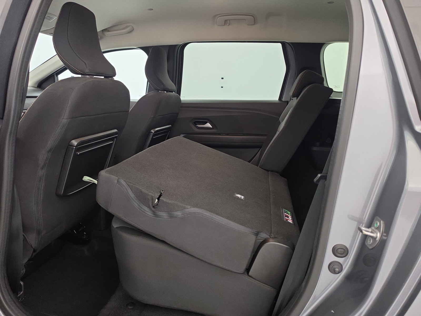 Vente en ligne Dacia Jogger  Hybrid 140 7 places GSR2 au prix de 24 990 €