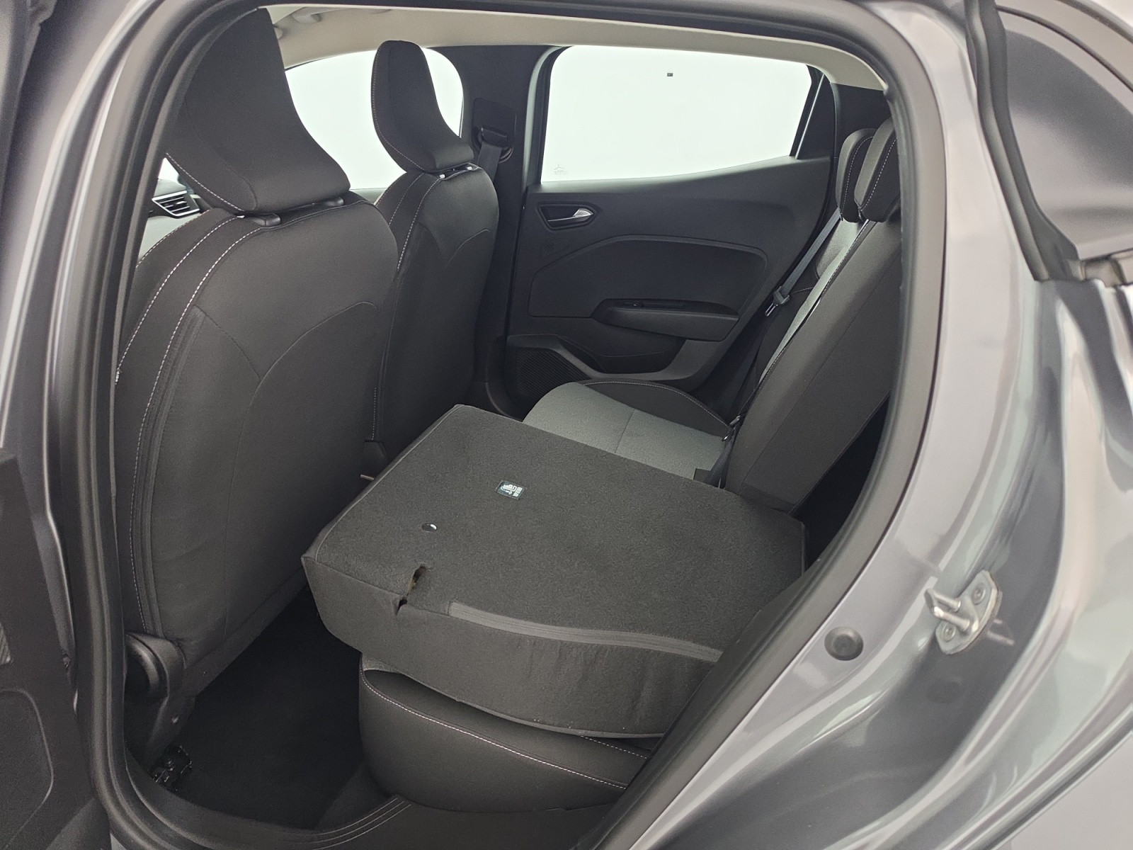 Vente en ligne Renault Clio 5 Clio Blue dCi 100 ch GSR2 au prix de 18 490 €