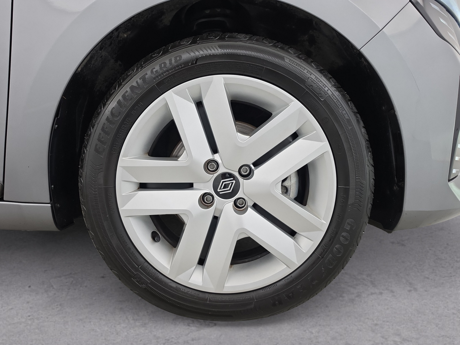 Vente en ligne Renault Clio 5 Clio Blue dCi 100 ch GSR2 au prix de 18 490 €