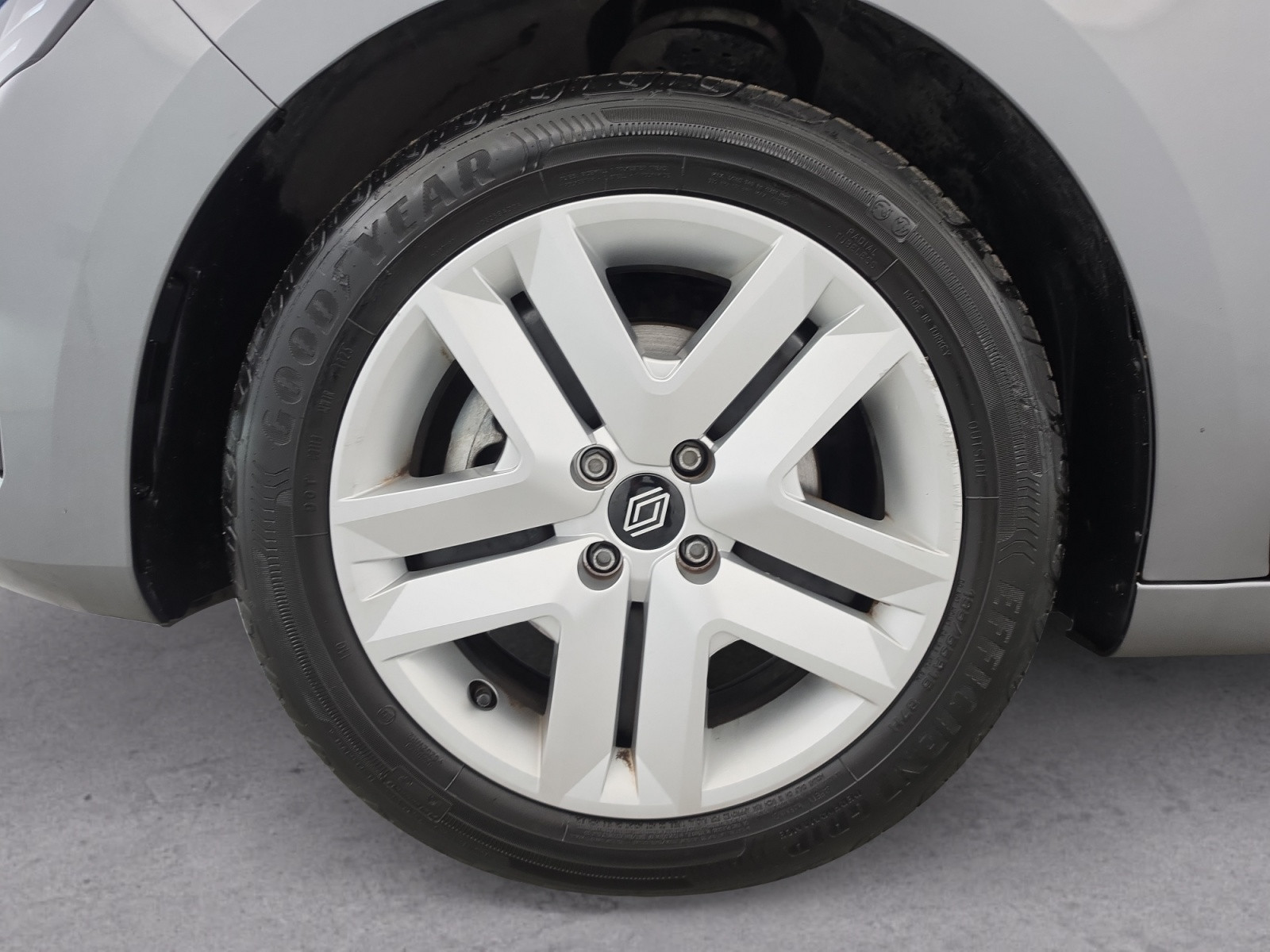Vente en ligne Renault Clio 5 Clio Blue dCi 100 ch GSR2 au prix de 18 490 €