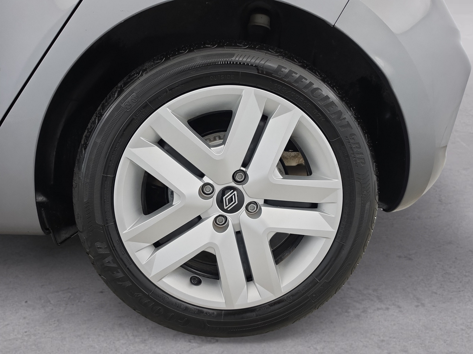 Vente en ligne Renault Clio 5 Clio Blue dCi 100 ch GSR2 au prix de 18 490 €