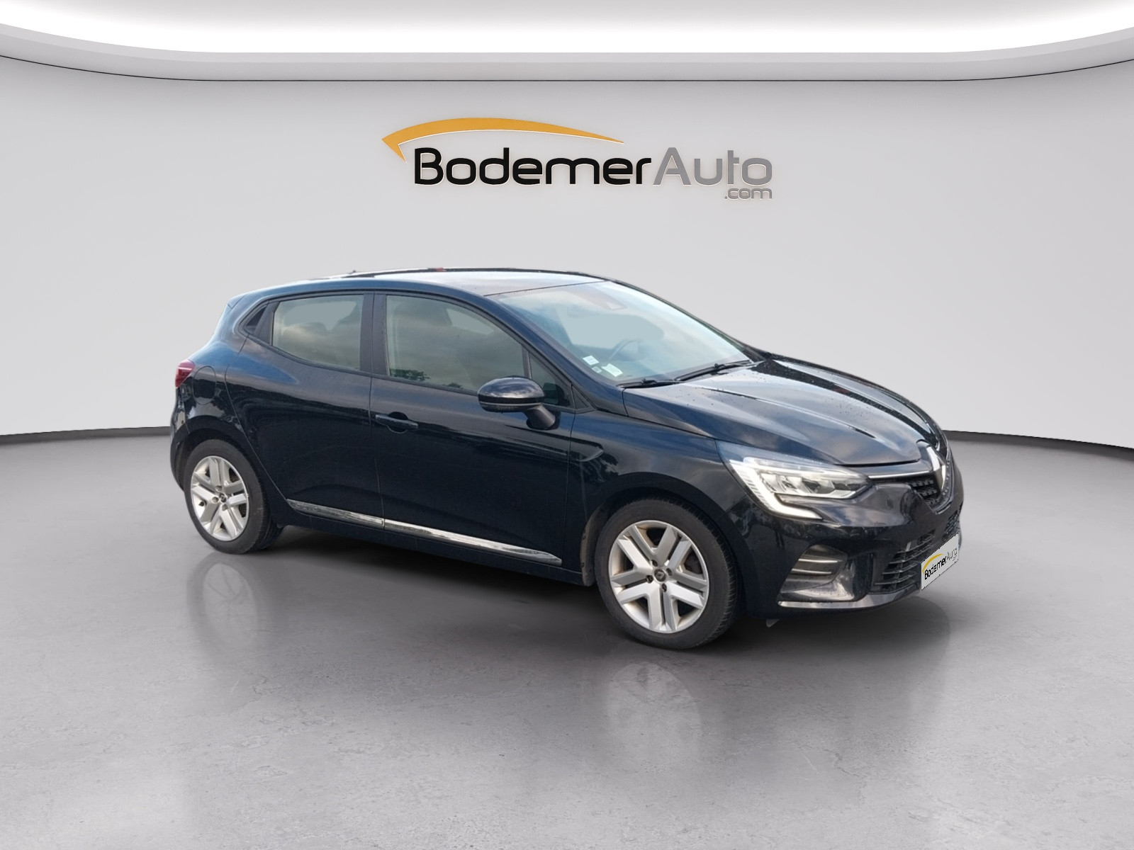Vente en ligne Renault Clio 5 Clio Blue dCi 85 au prix de 12 590 €