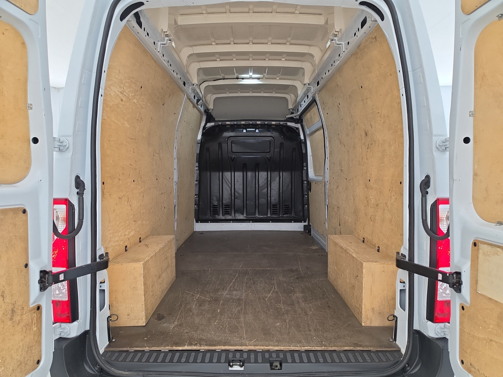 Vente en ligne Renault Master Fourgon MASTER FGN TRAC F3500 L3H3 BLUE DCI 135 au prix de 22 990 €