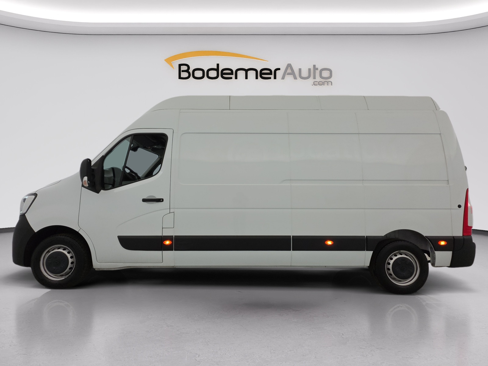Vente en ligne Renault Master Fourgon MASTER FGN TRAC F3500 L3H3 BLUE DCI 135 au prix de 22 990 €