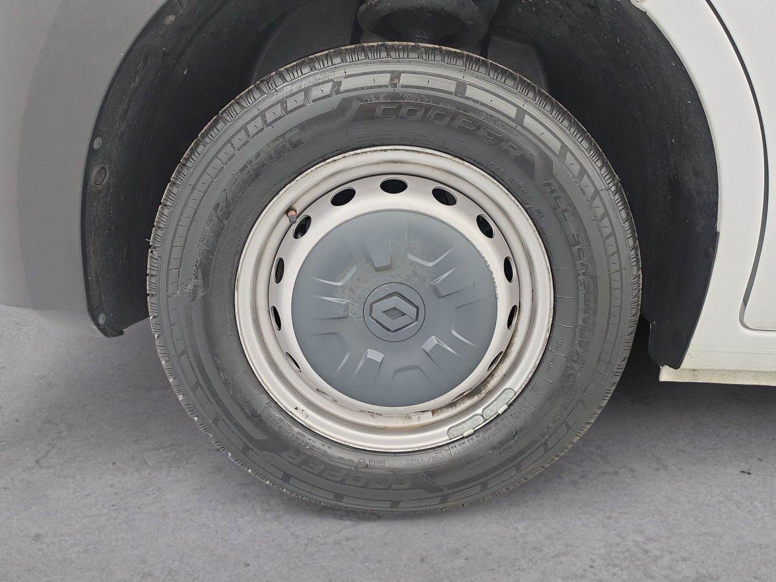 Vente en ligne Renault Master Fourgon MASTER FGN TRAC F3500 L3H3 BLUE DCI 135 au prix de 22 990 €