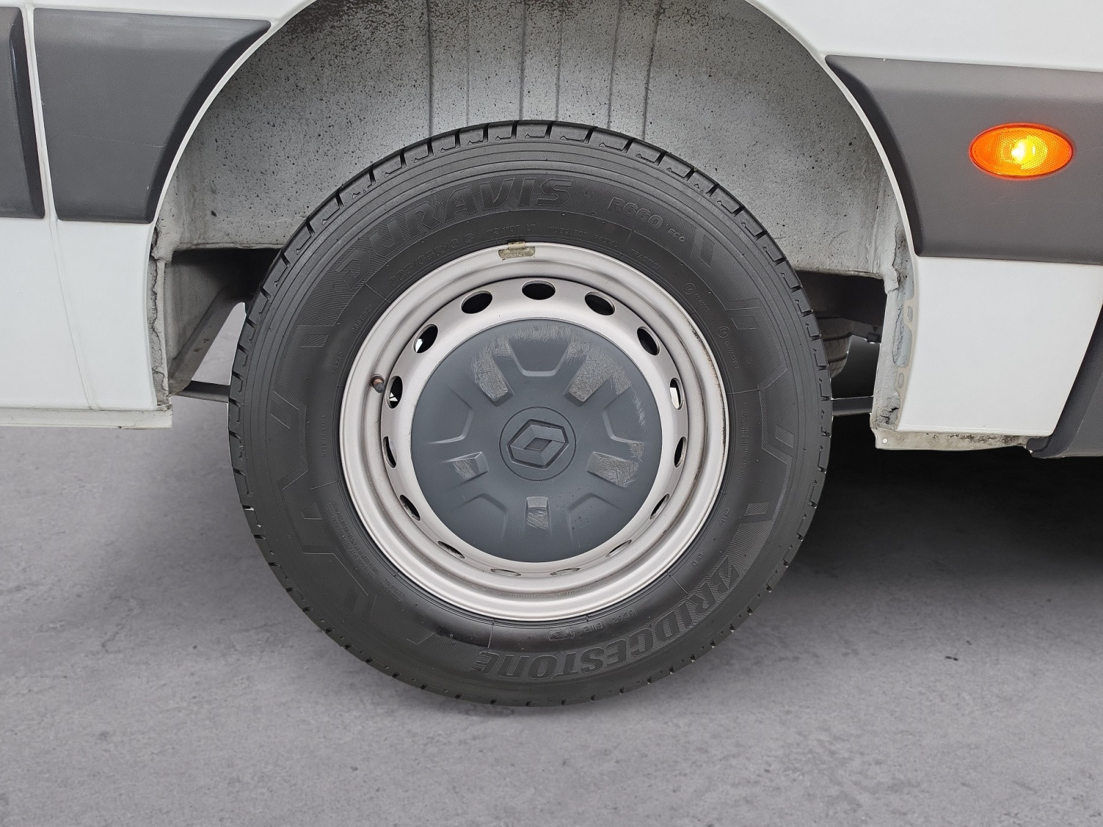 Vente en ligne Renault Master Fourgon MASTER FGN TRAC F3500 L3H3 BLUE DCI 135 au prix de 22 990 €
