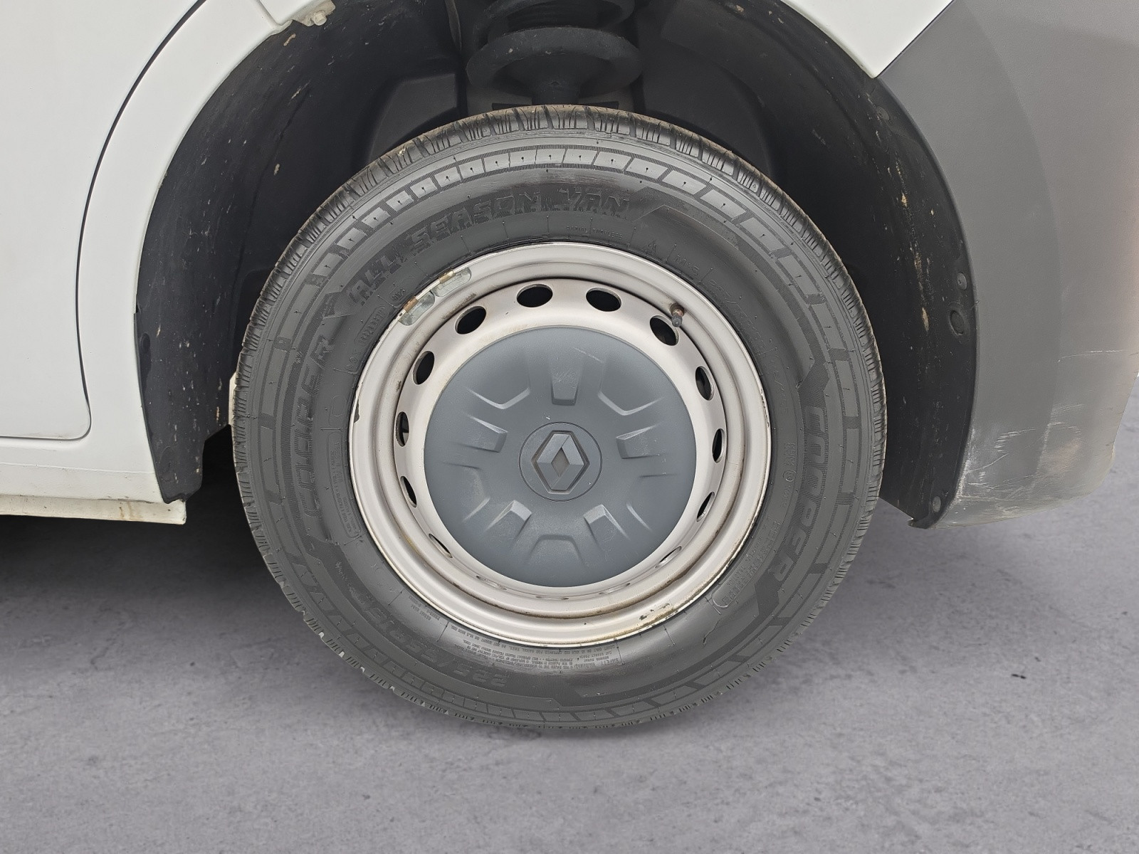 Vente en ligne Renault Master Fourgon MASTER FGN TRAC F3500 L3H3 BLUE DCI 135 au prix de 22 990 €