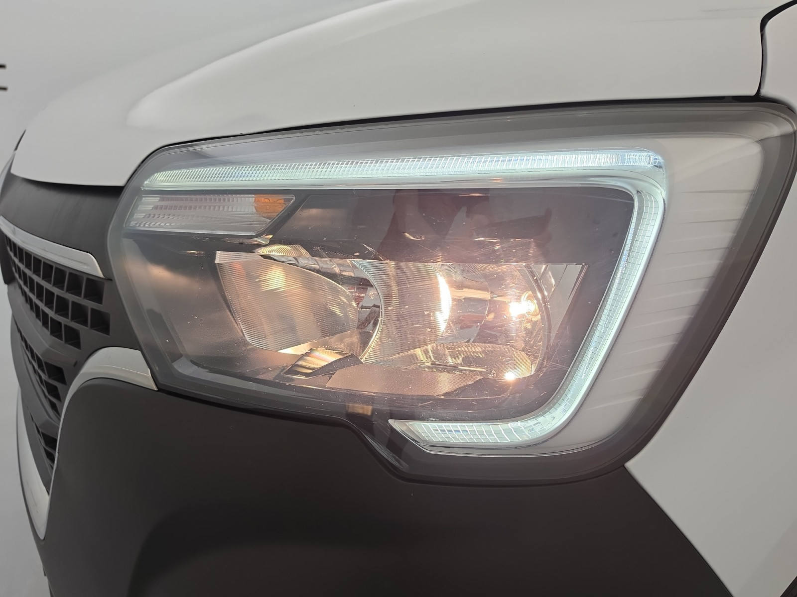 Vente en ligne Renault Master Fourgon MASTER FGN TRAC F3500 L3H3 BLUE DCI 135 au prix de 22 990 €