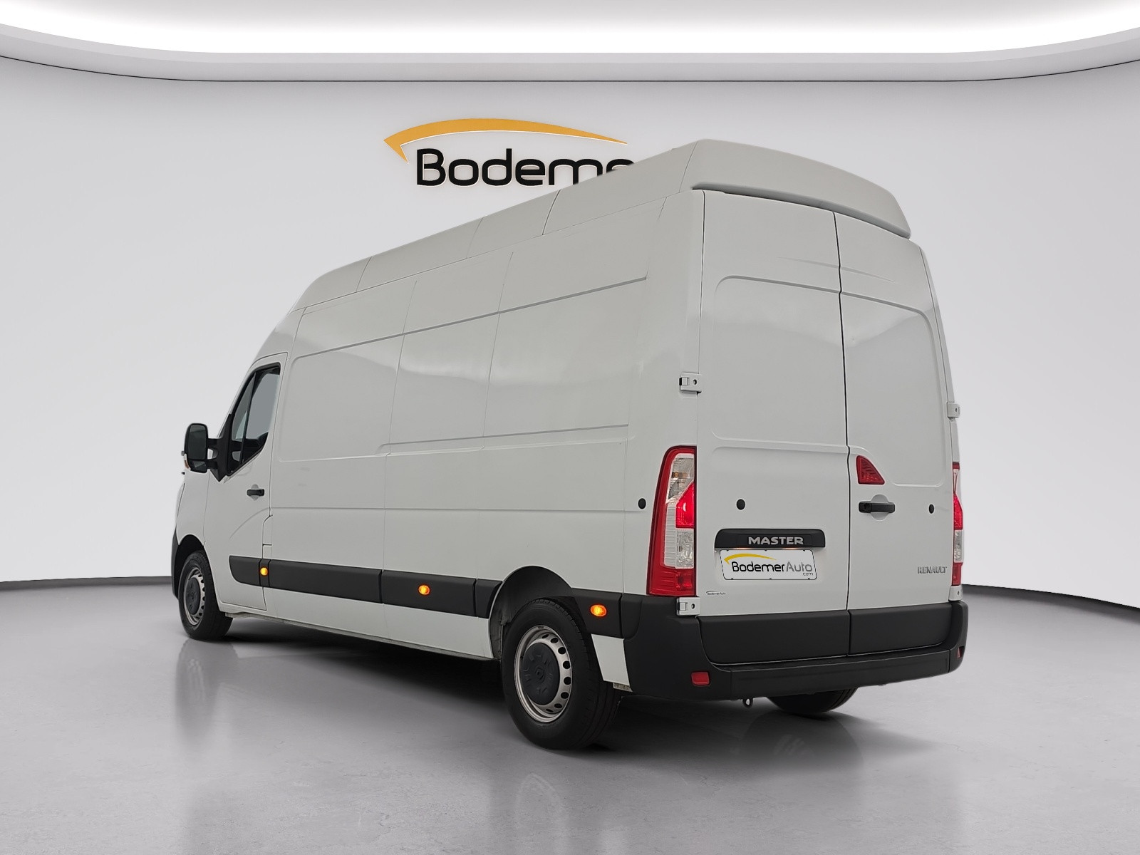 Vente en ligne Renault Master Fourgon MASTER FGN TRAC F3500 L3H3 BLUE DCI 135 au prix de 22 990 €