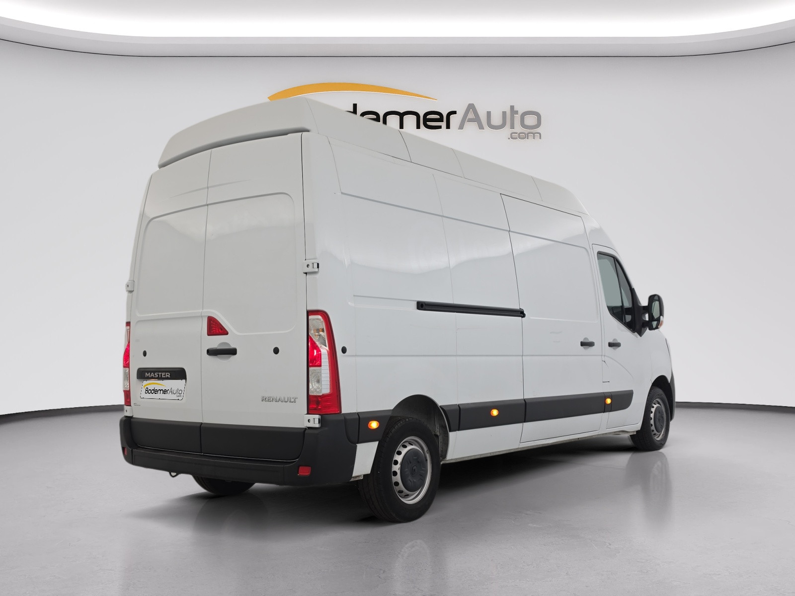 Vente en ligne Renault Master Fourgon MASTER FGN TRAC F3500 L3H3 BLUE DCI 135 au prix de 22 990 €