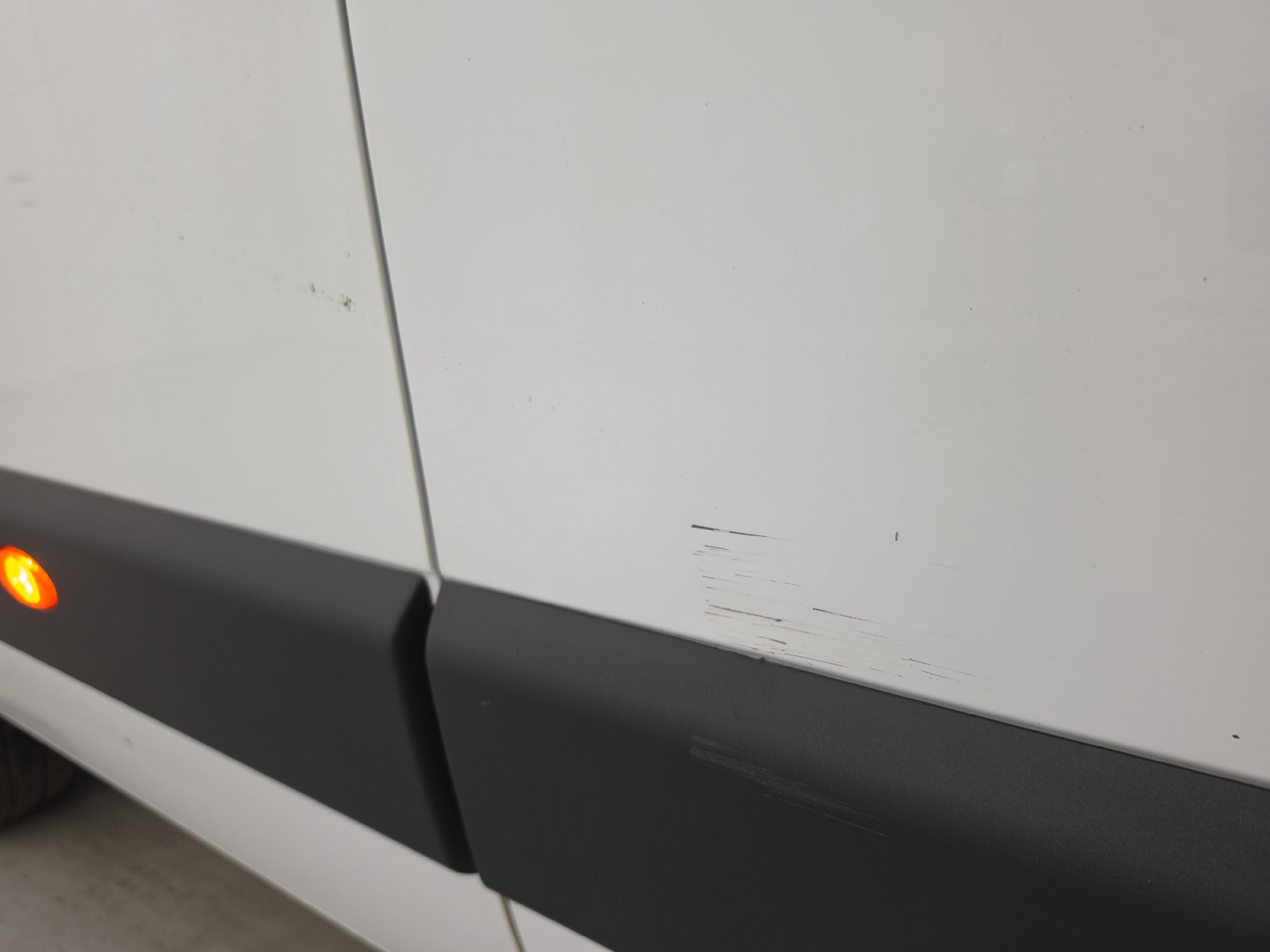 Vente en ligne Renault Master Fourgon MASTER FGN TRAC F3500 L3H3 BLUE DCI 135 au prix de 22 990 €