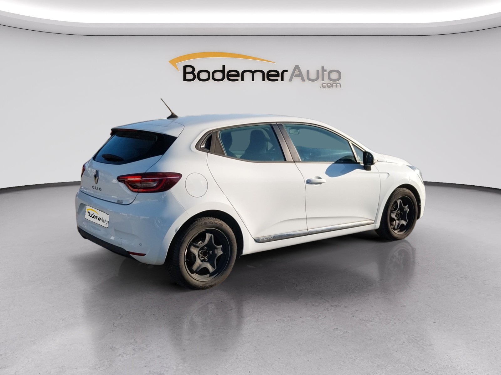 Vente en ligne Renault Clio 5 Clio TCe 90 - 21 au prix de 12 490 €