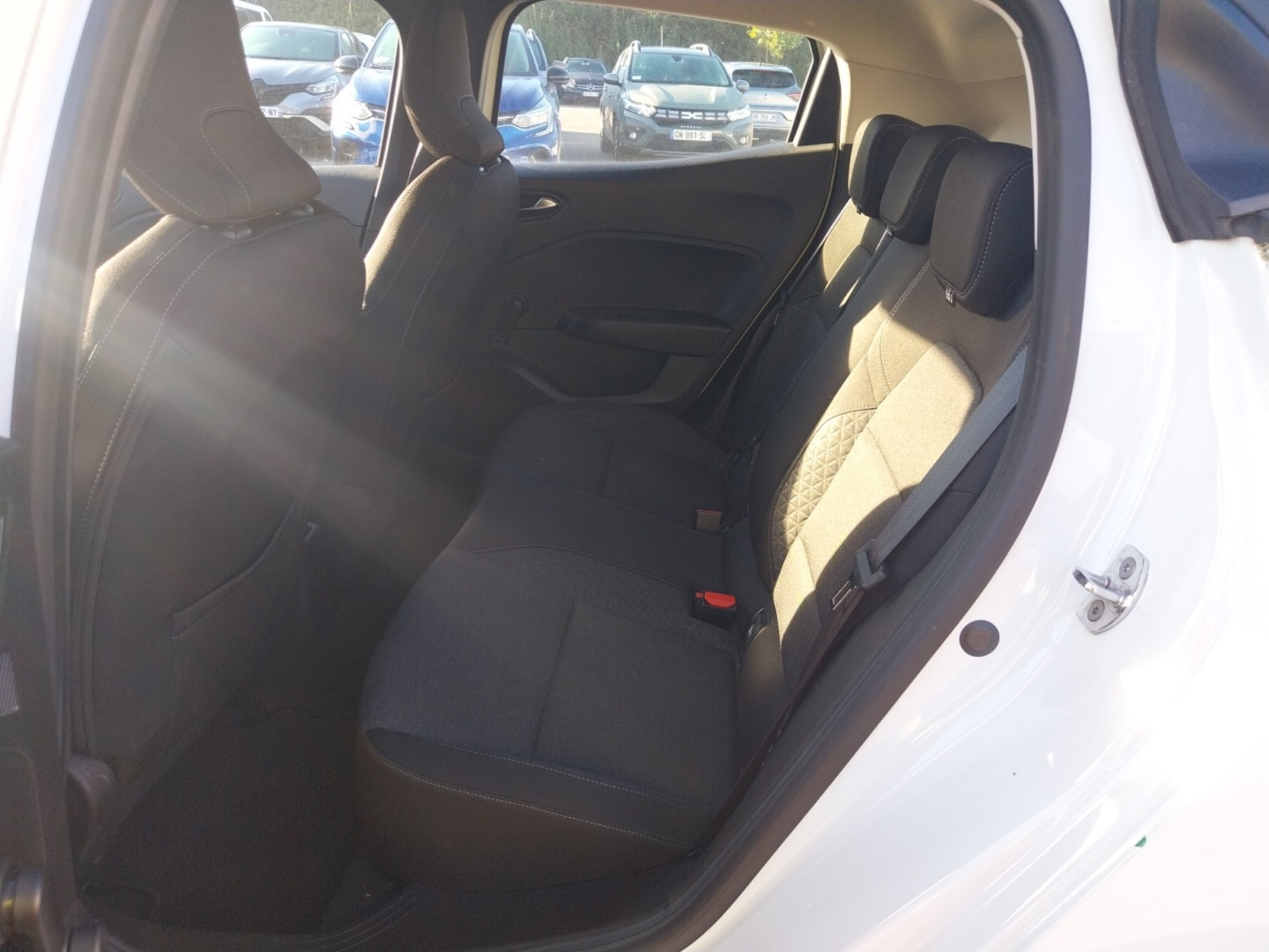 Vente en ligne Renault Clio 5 Clio TCe 90 - 21 au prix de 12 490 €