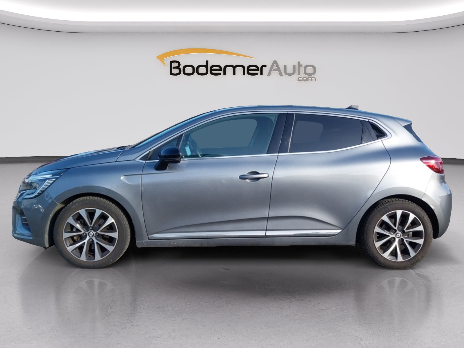 Vente en ligne Renault Clio 5 Clio E-Tech full hybrid 145 au prix de 16 990 €