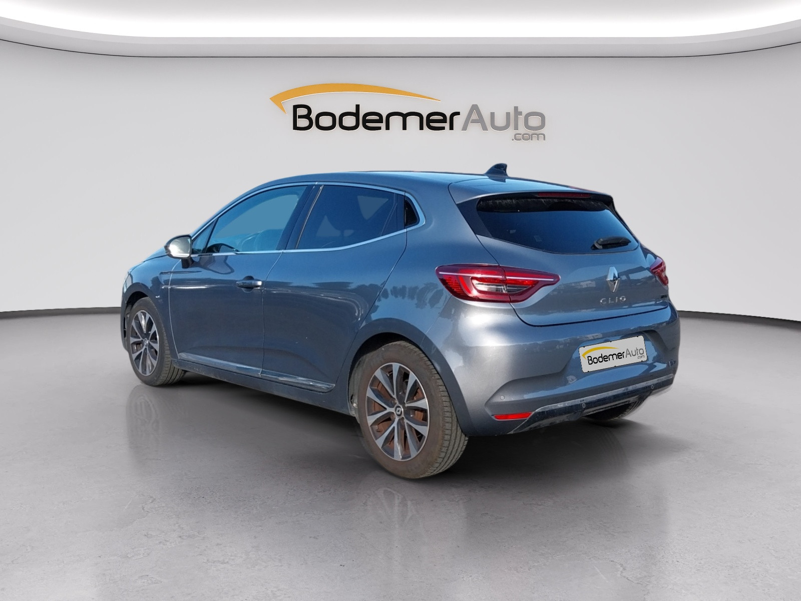 Vente en ligne Renault Clio 5 Clio E-Tech full hybrid 145 au prix de 16 990 €