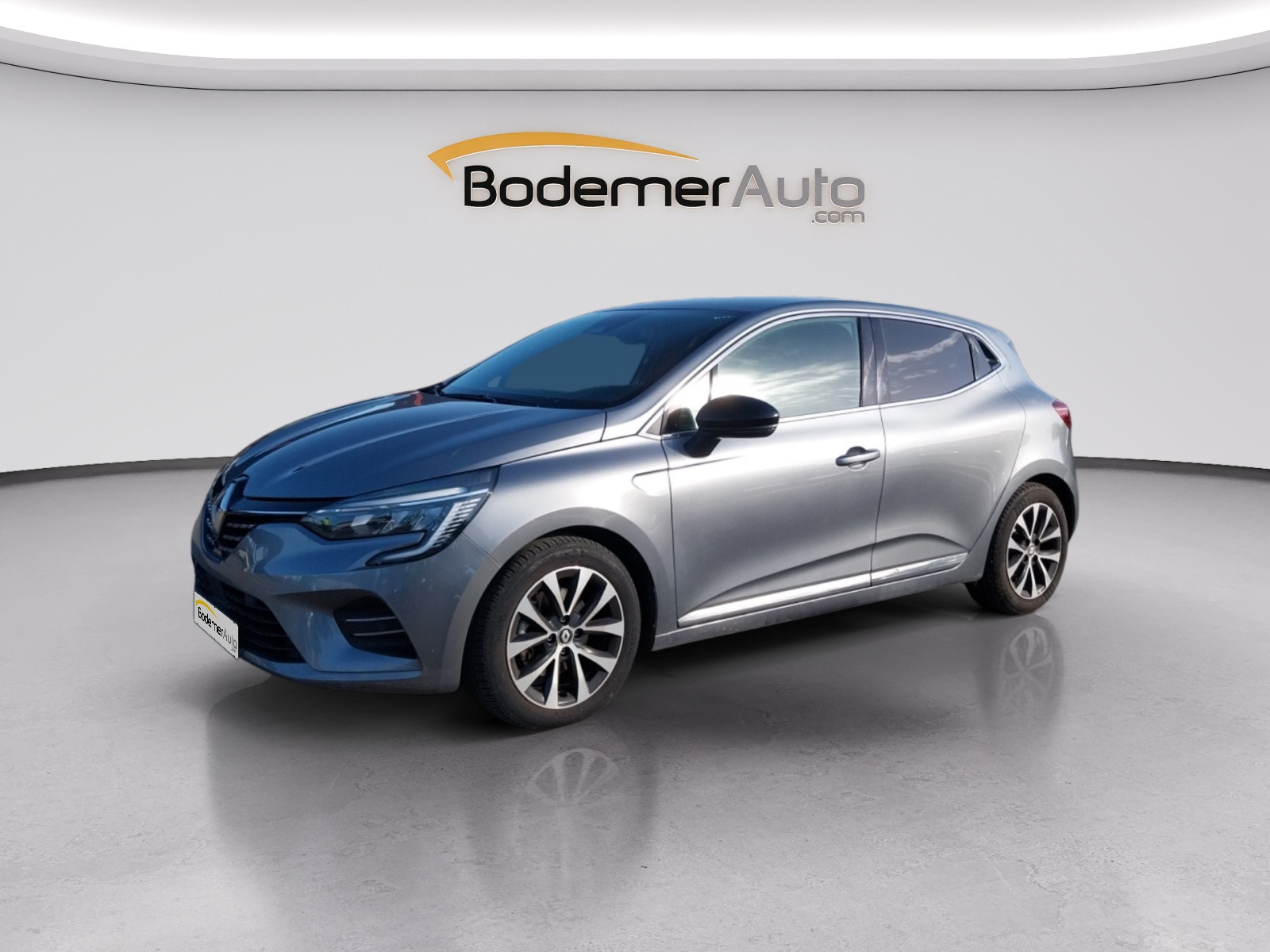 Renault Clio 5 Clio E-Tech full hybrid 145 occasion de 2023 en vente à Lorient