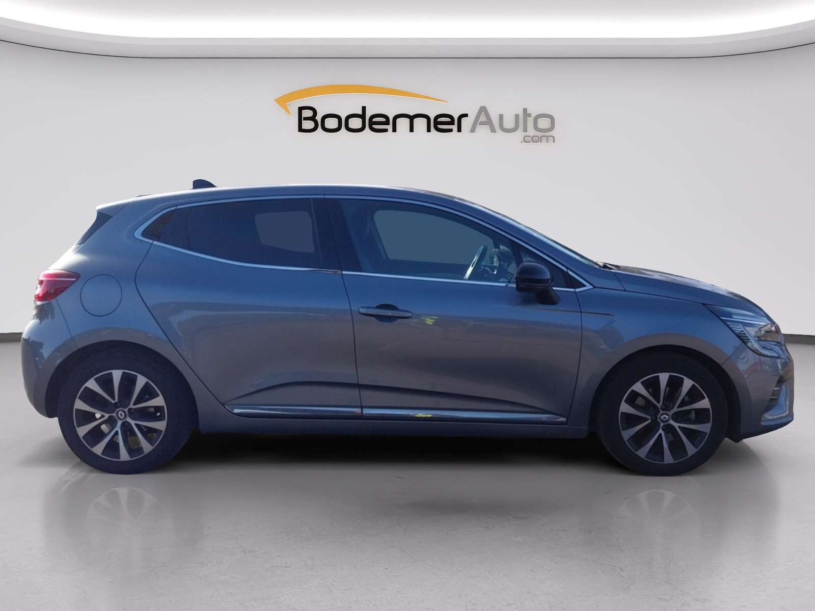 Vente en ligne Renault Clio 5 Clio E-Tech full hybrid 145 au prix de 16 990 €