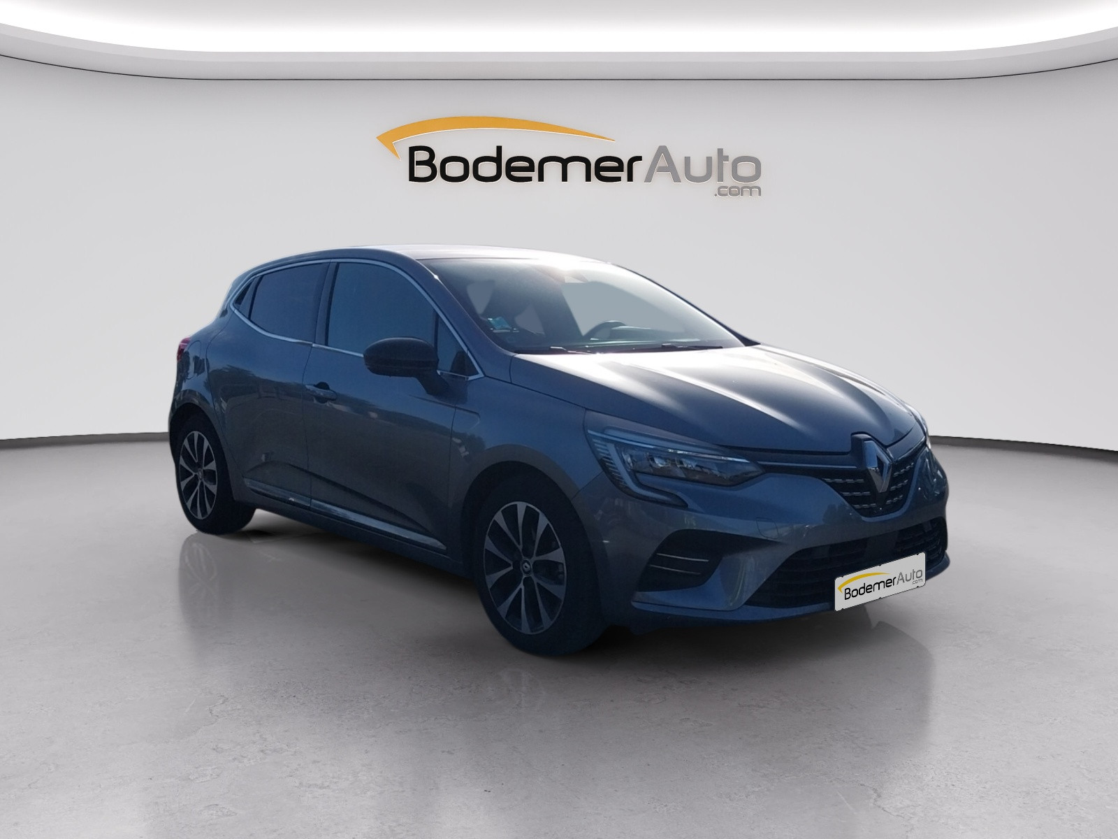 Vente en ligne Renault Clio 5 Clio E-Tech full hybrid 145 au prix de 16 990 €