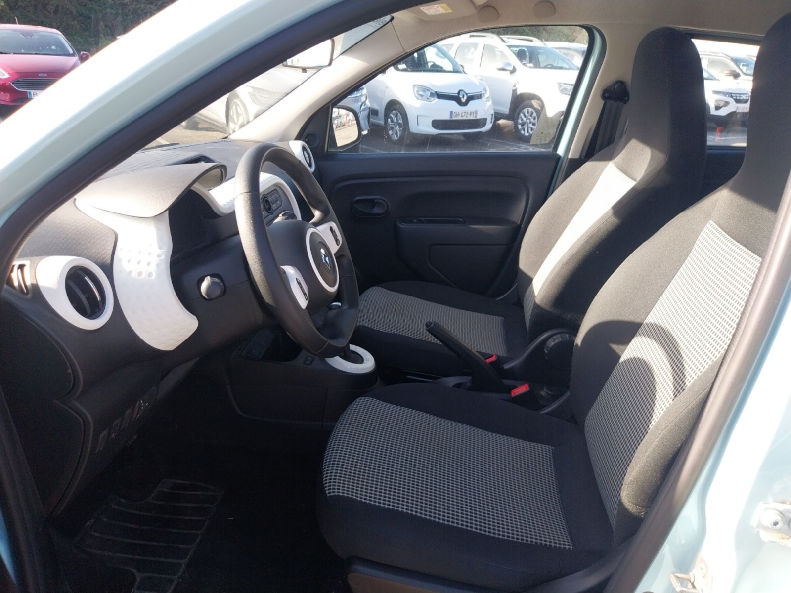 Vente en ligne Renault Twingo Electrique Twingo III E-Tech au prix de 12 490 €