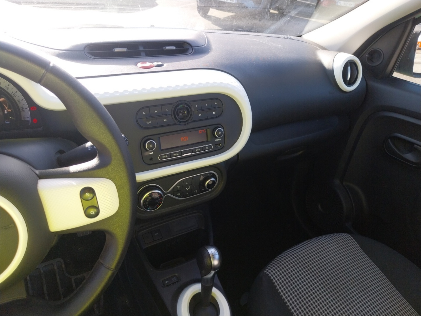 Vente en ligne Renault Twingo Electrique Twingo III E-Tech au prix de 12 490 €
