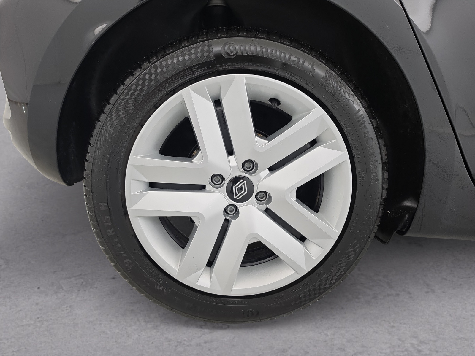 Vente en ligne Renault Clio 5 Clio TCe 90 au prix de 14 890 €