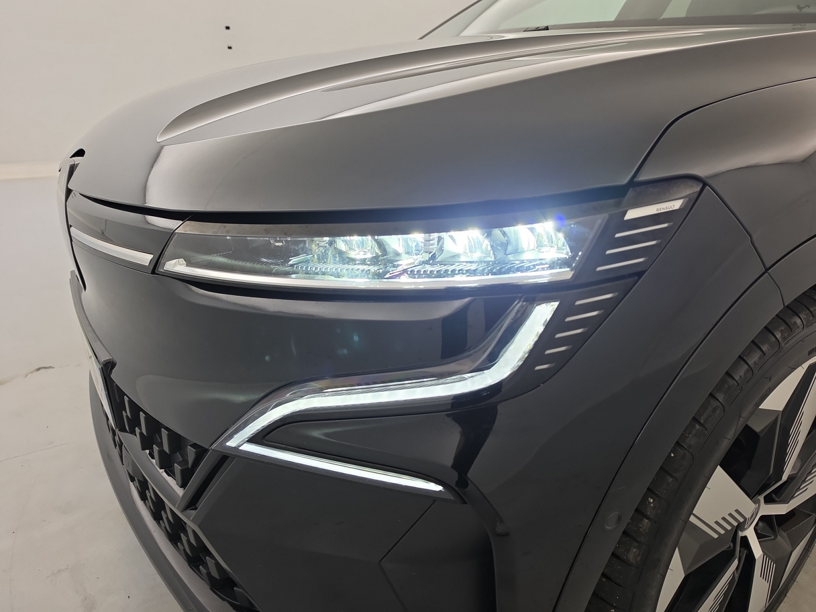 Vente en ligne Renault Megane E-Tech  EV60 220 ch super charge au prix de 25 790 €