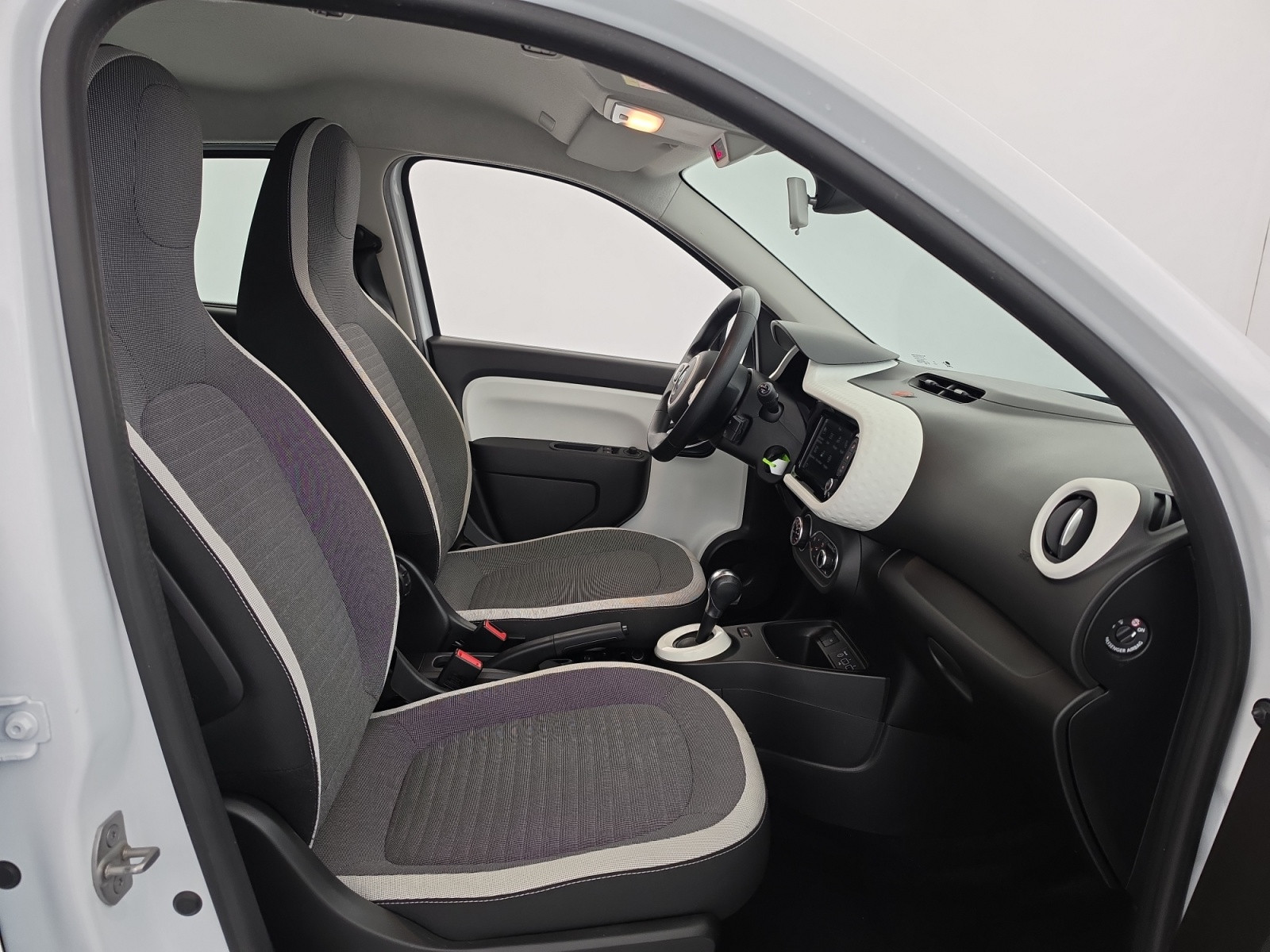 Vente en ligne Renault Twingo Electrique Twingo III E-Tech au prix de 12 990 €