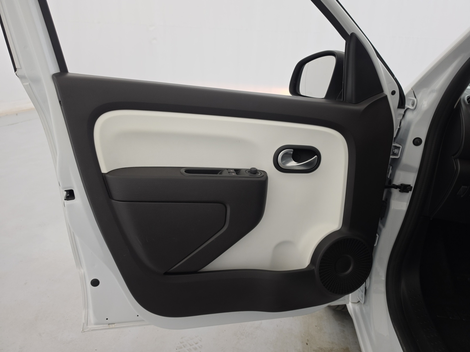Vente en ligne Renault Twingo Electrique Twingo III E-Tech au prix de 12 990 €