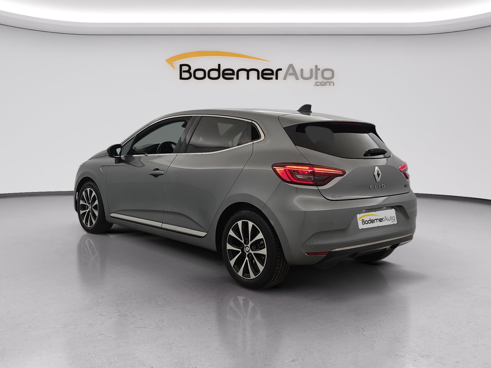 Vente en ligne Renault Clio 5 Clio E-Tech full hybrid 145 au prix de 16 990 €