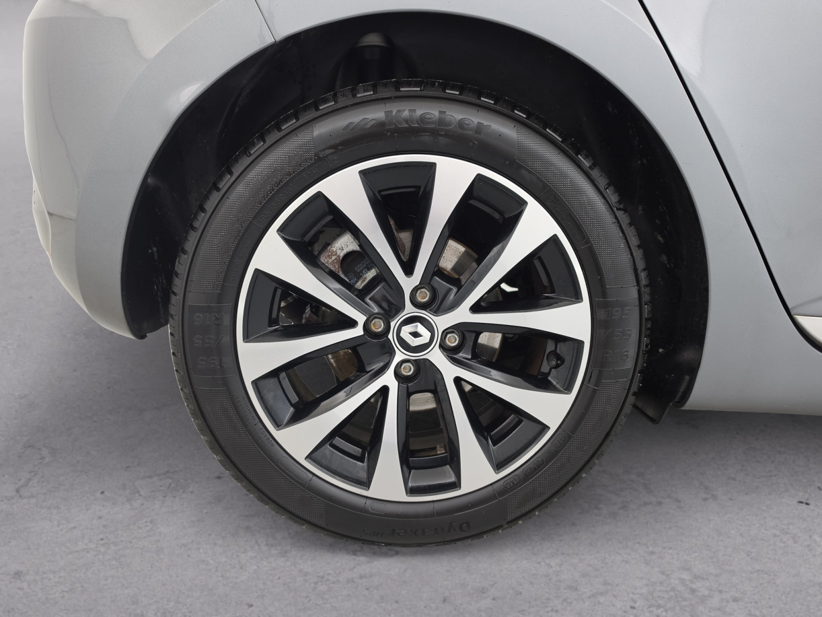 Vente en ligne Renault Clio 5 Clio E-Tech full hybrid 145 au prix de 16 990 €