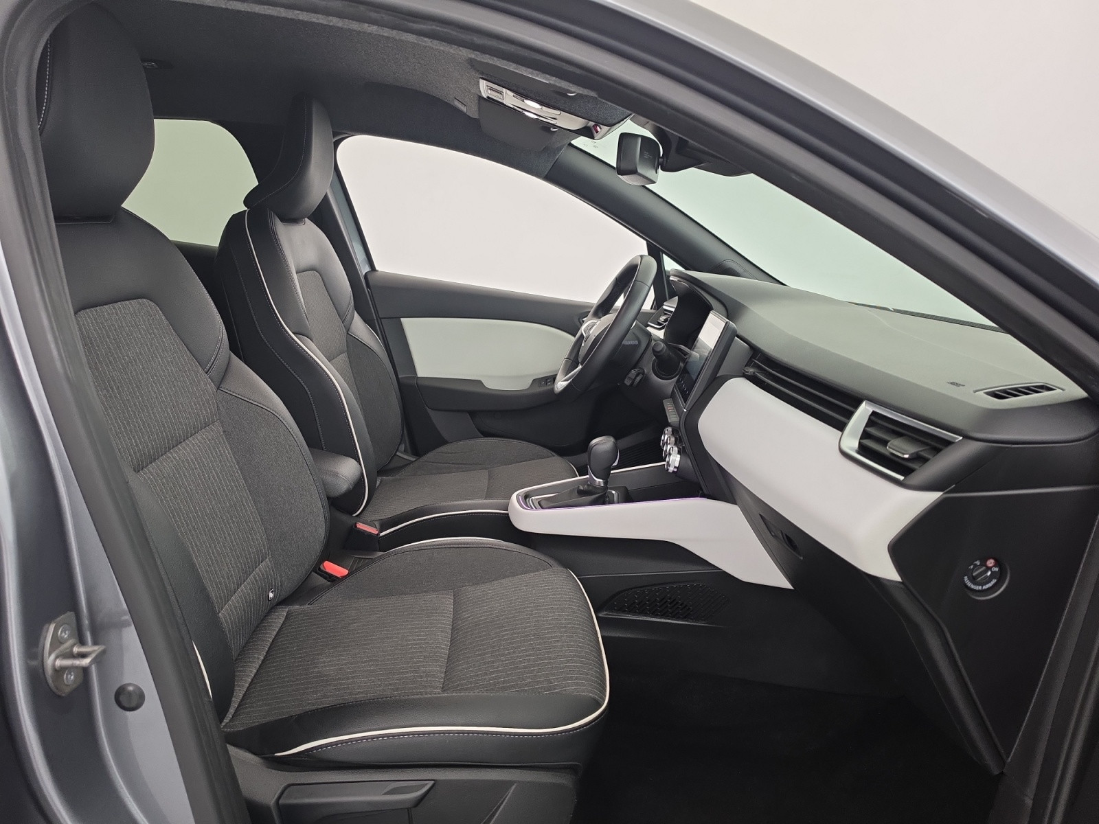 Vente en ligne Renault Clio 5 Clio E-Tech full hybrid 145 au prix de 16 990 €