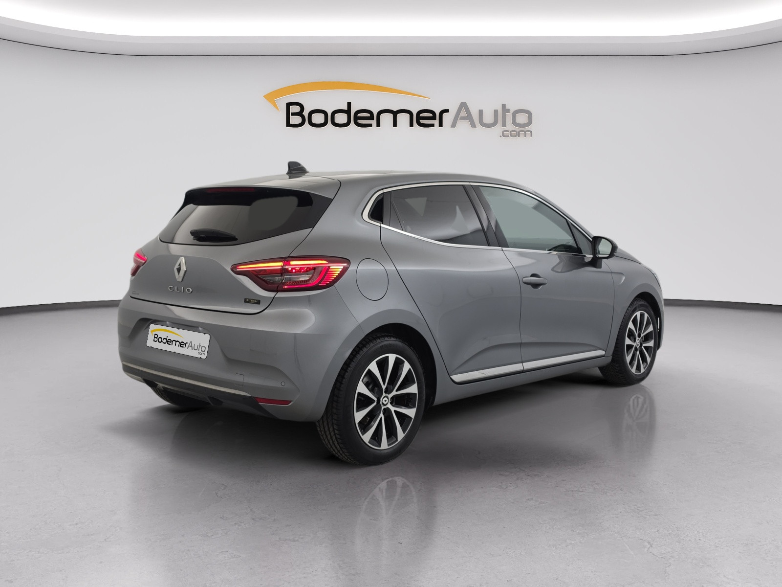 Vente en ligne Renault Clio 5 Clio E-Tech full hybrid 145 au prix de 16 990 €