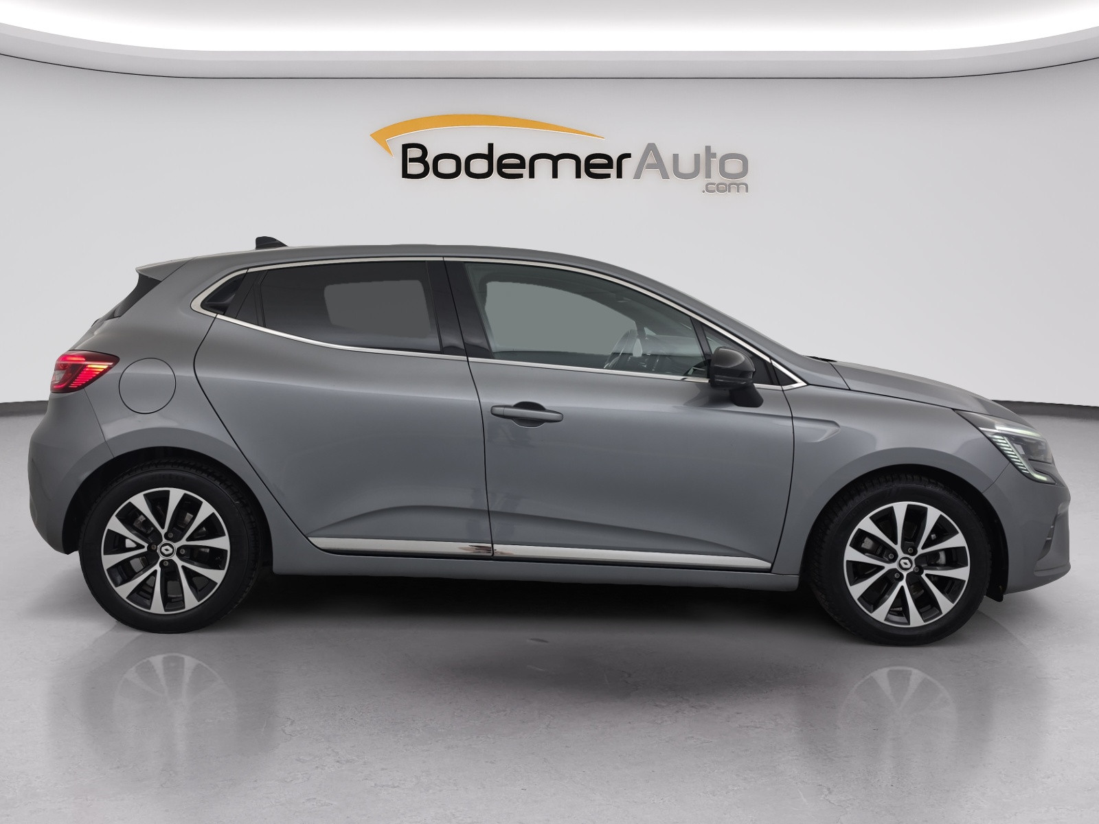 Vente en ligne Renault Clio 5 Clio E-Tech full hybrid 145 au prix de 16 990 €