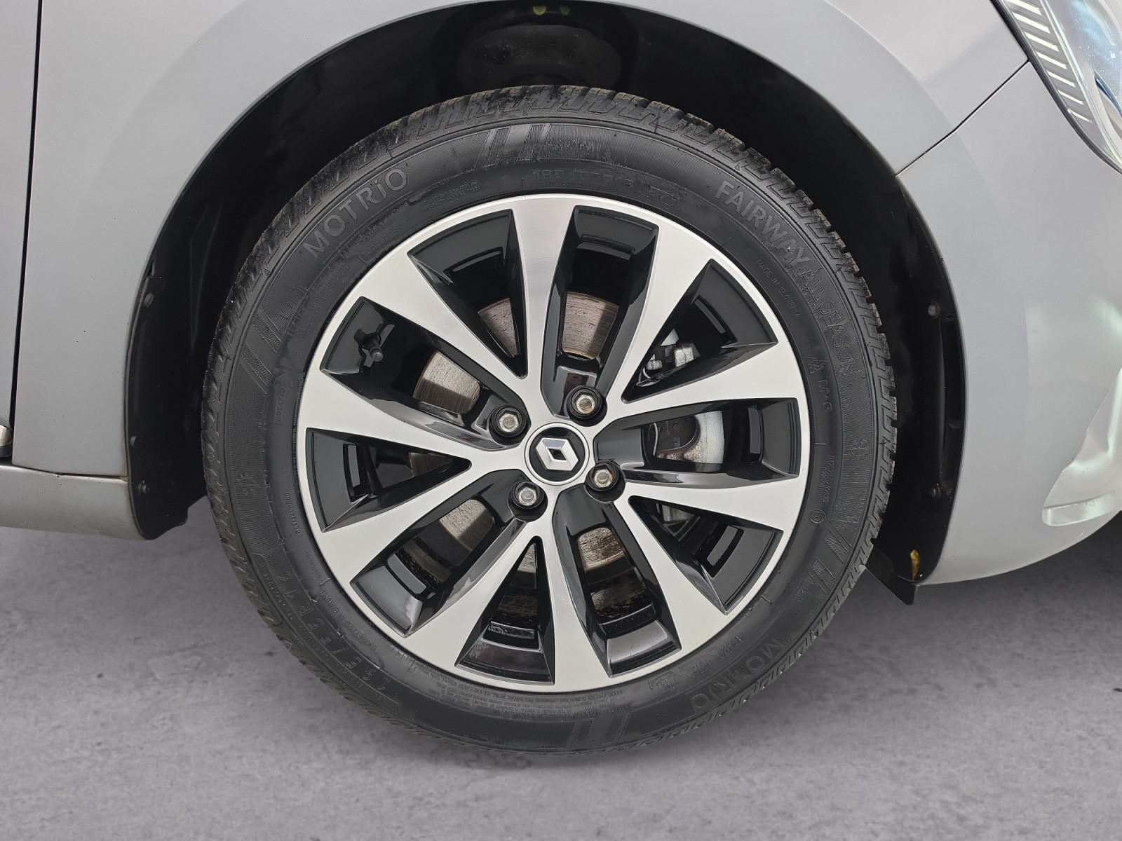 Vente en ligne Renault Clio 5 Clio E-Tech full hybrid 145 au prix de 16 990 €