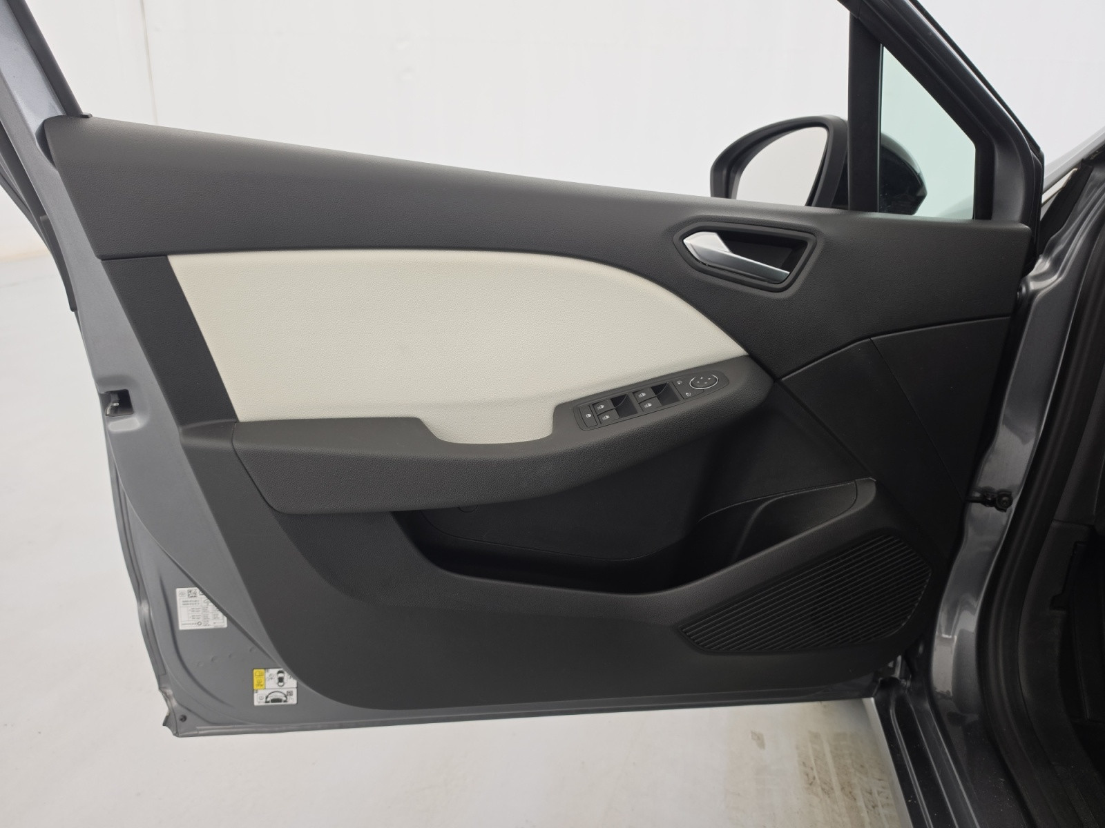 Vente en ligne Renault Clio 5 Clio E-Tech full hybrid 145 au prix de 16 990 €