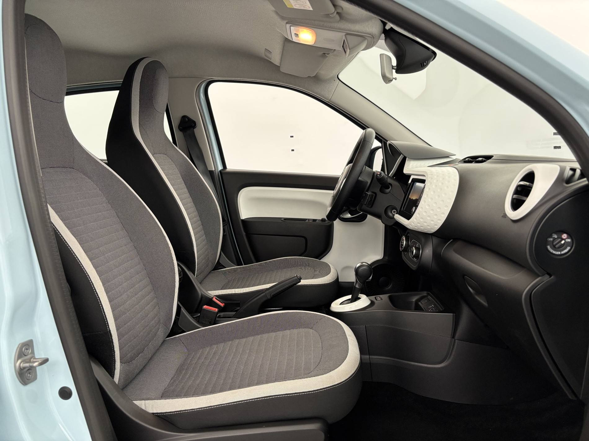 Vente en ligne Renault Twingo Electrique Twingo III E-Tech au prix de 11 990 €