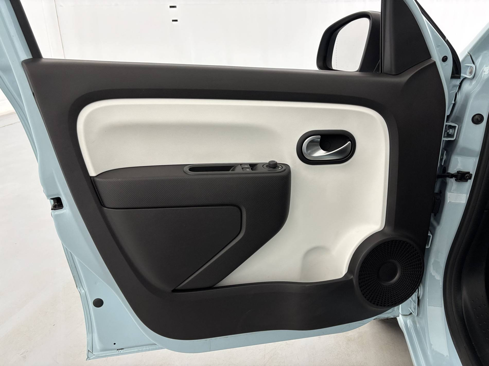 Vente en ligne Renault Twingo Electrique Twingo III E-Tech au prix de 11 990 €